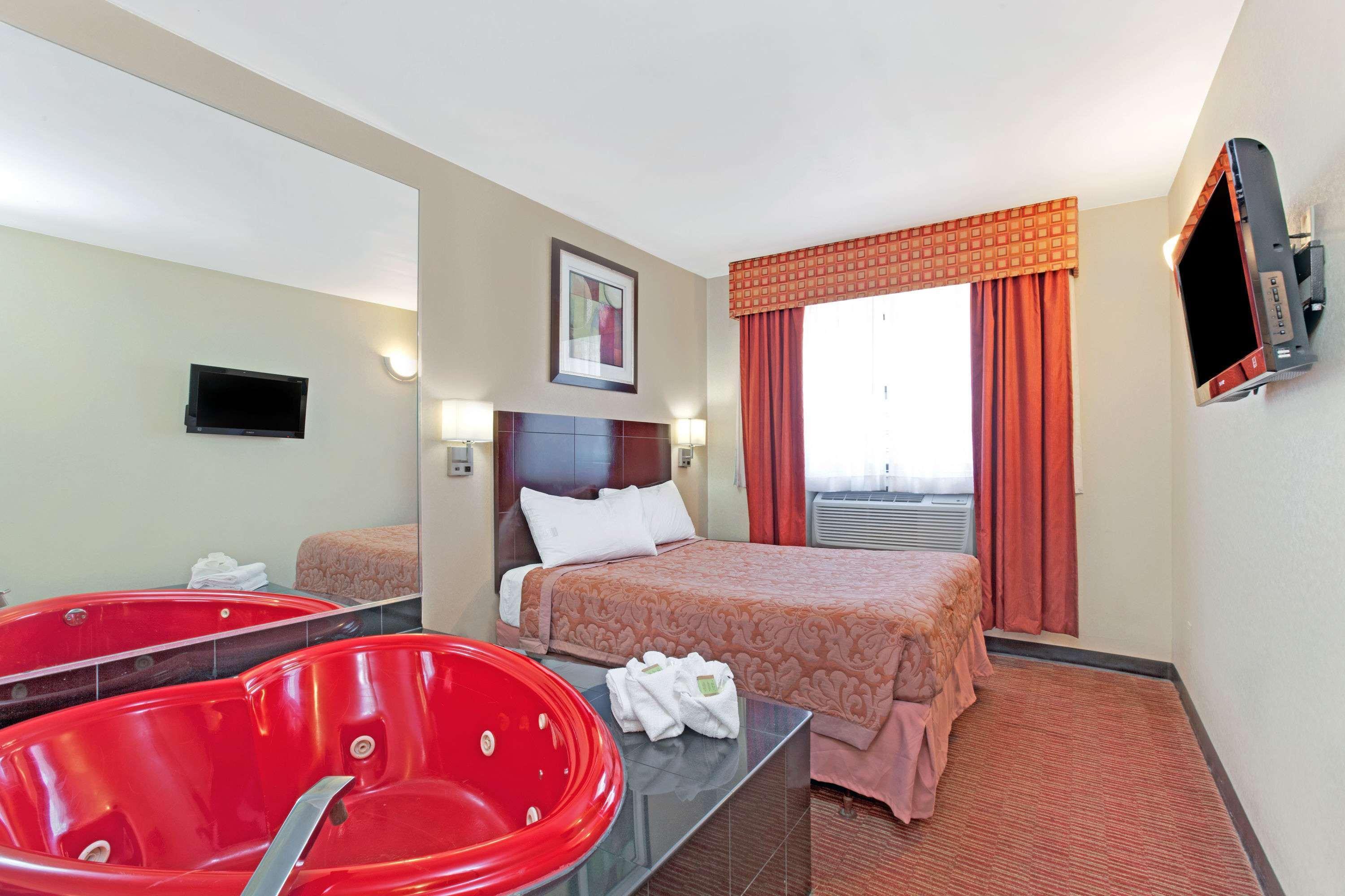 Super 8 By Wyndham Long Island City Lga 2* New York
